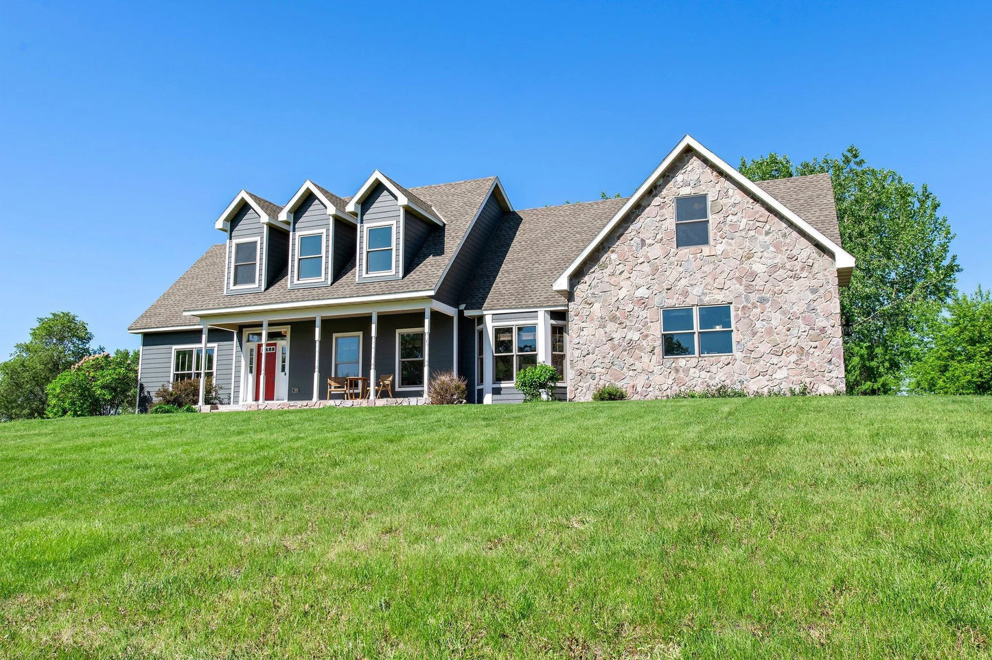 1 Bayhill Road, Dellwood, MN 55110