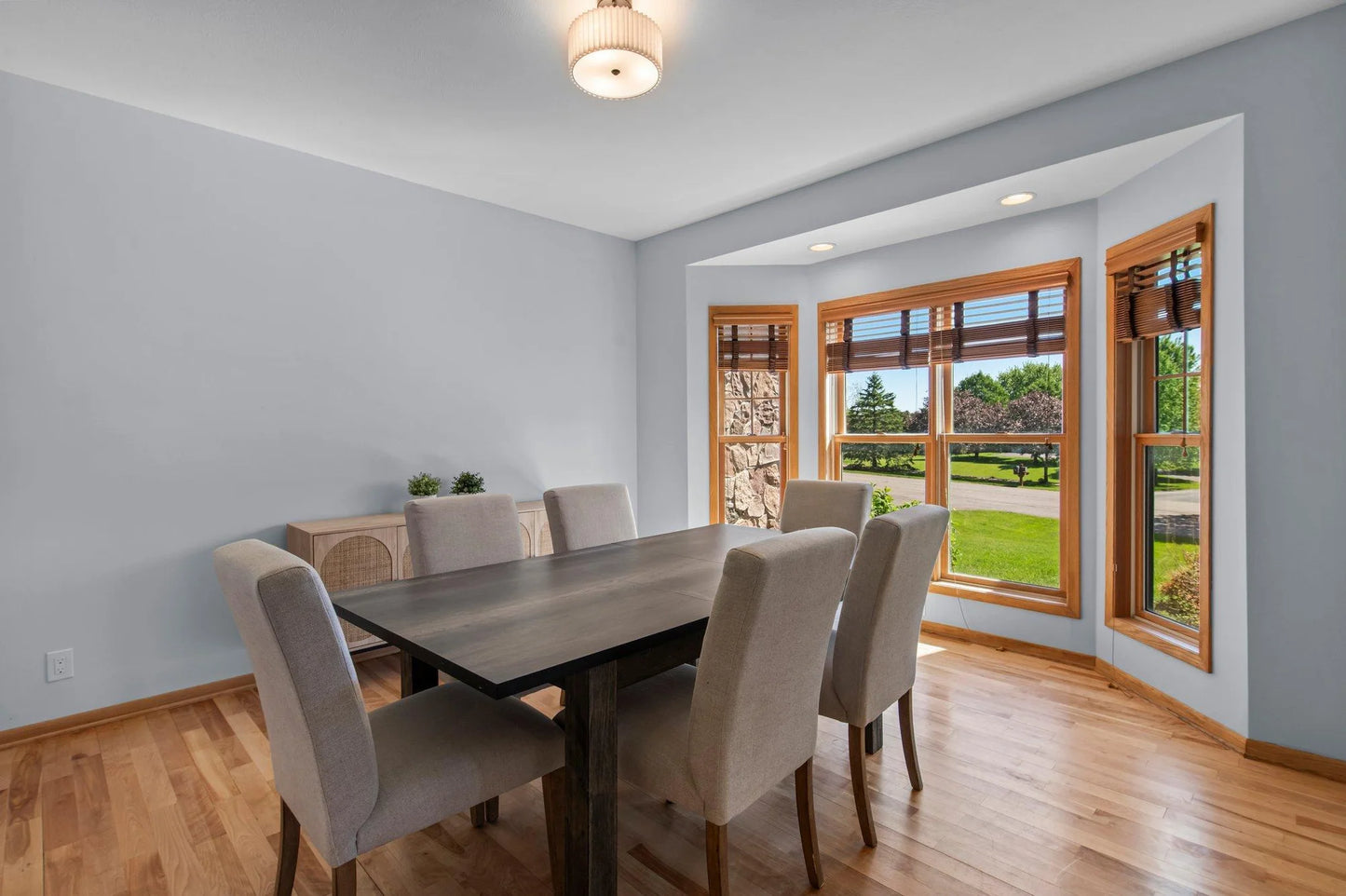 1 Bayhill Road, Dellwood, MN 55110