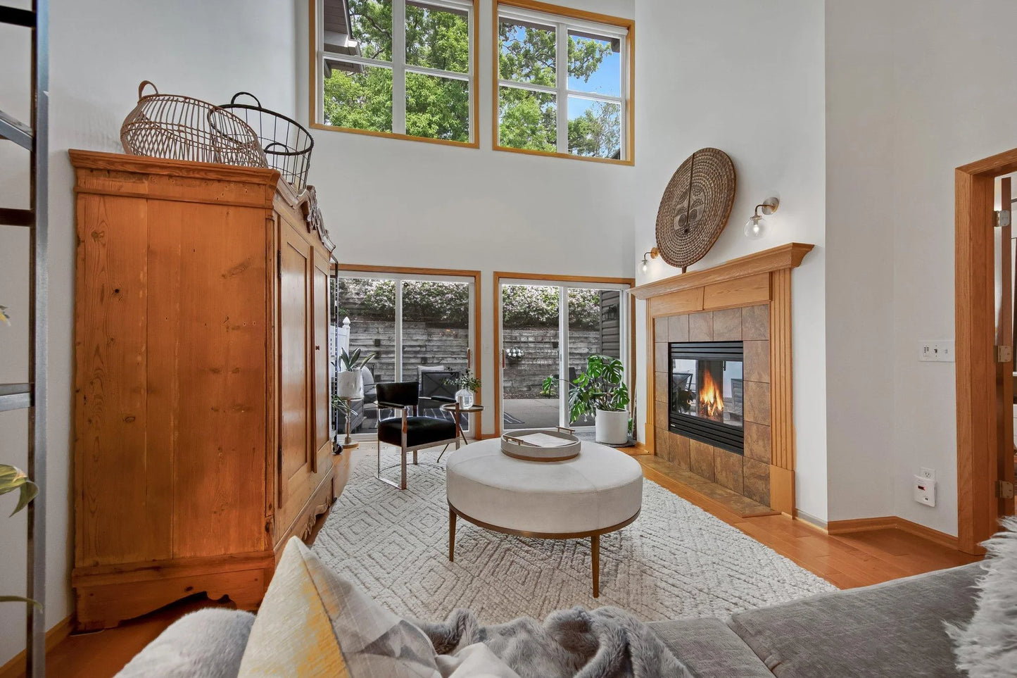 10014 Cove Drive, Hopkins, MN 55305