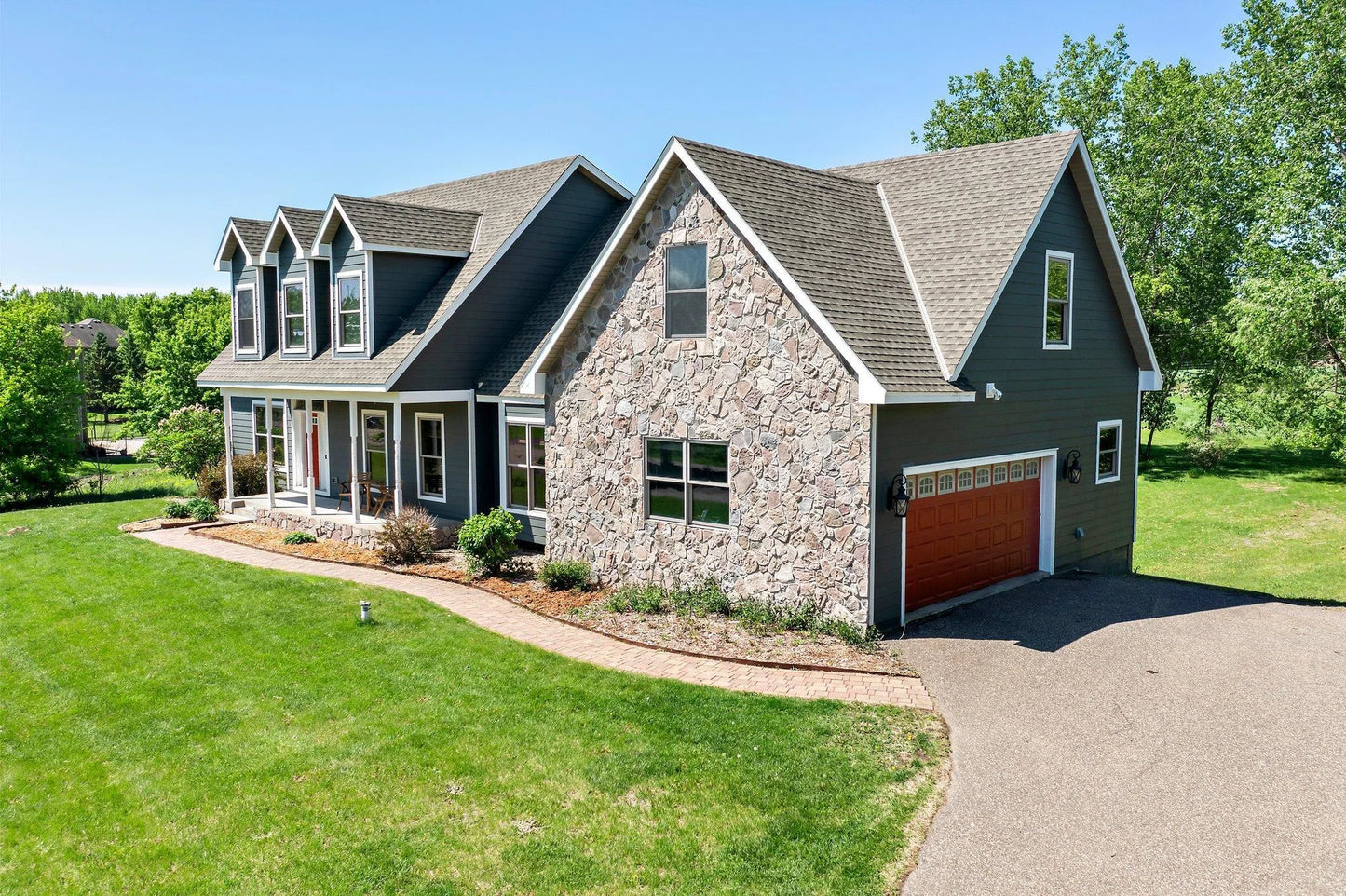 1 Bayhill Road, Dellwood, MN 55110