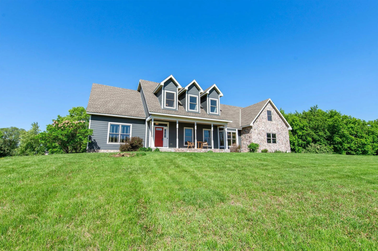 1 Bayhill Road, Dellwood, MN 55110