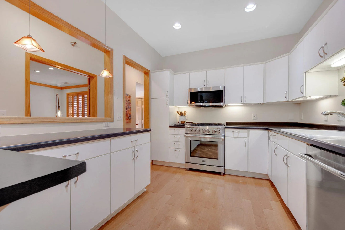 10014 Cove Drive, Hopkins, MN 55305
