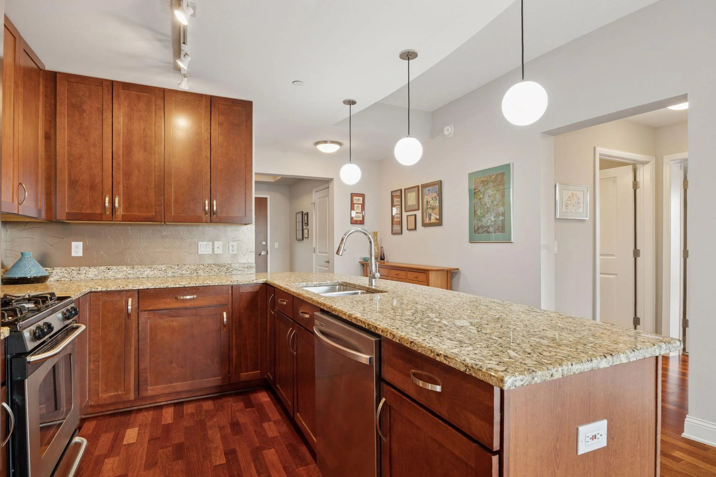 100 3rd Avenue, Minneapolis, MN 55401