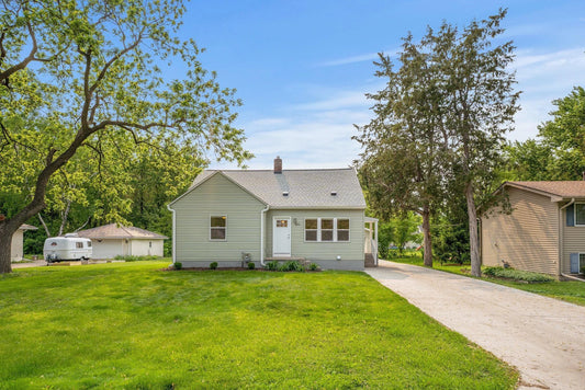 1001 Glendon Street, Maplewood, MN 55119