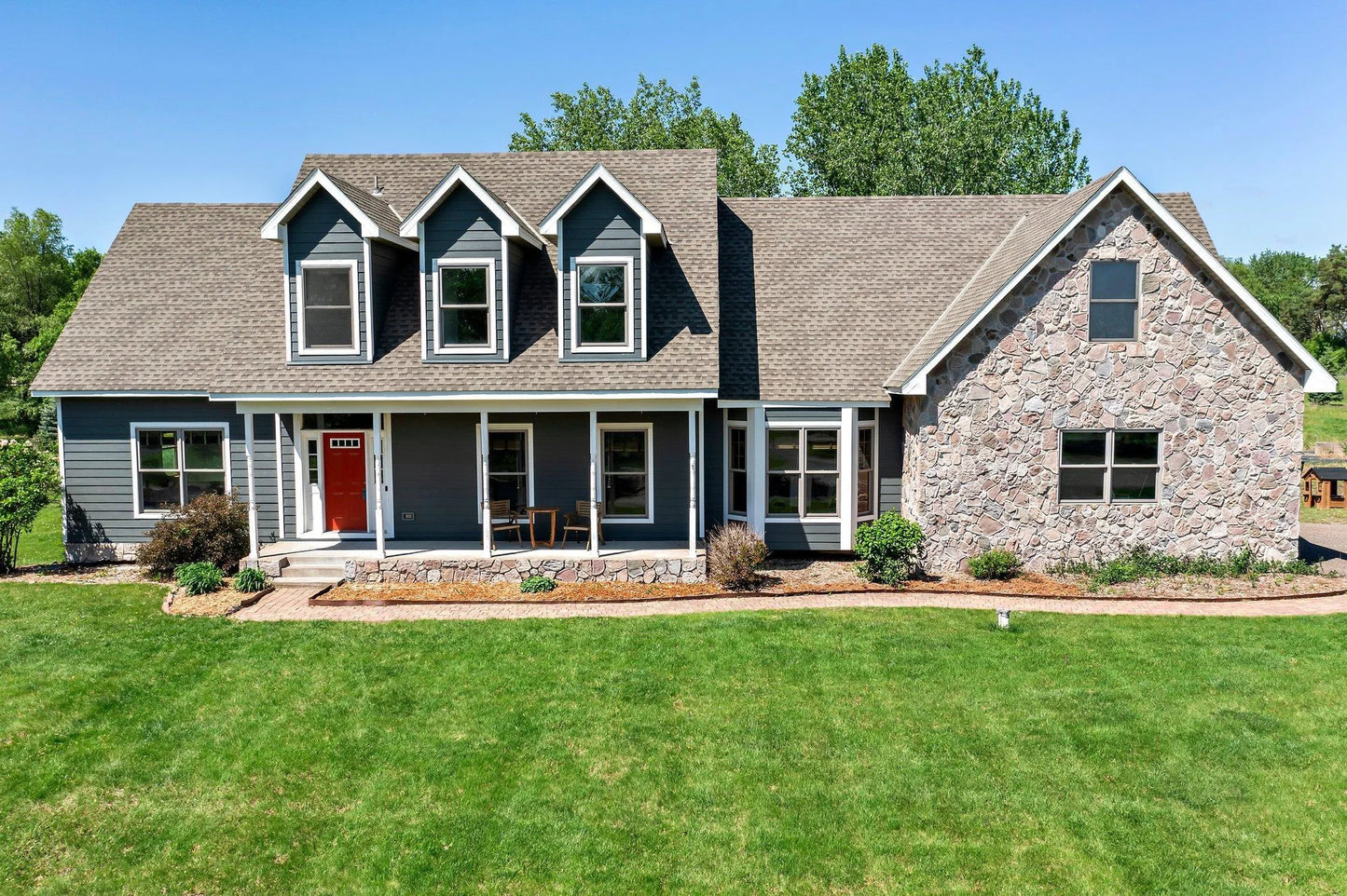 1 Bayhill Road, Dellwood, MN 55110