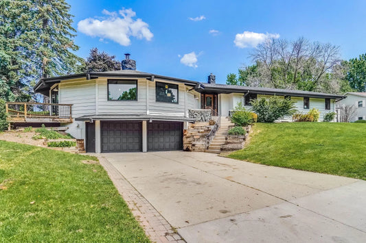 1000 Winston Circle, Mendota Heights, MN 55118